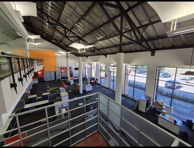 3,888M² OFFICE TO LET IN LONGMEADOW